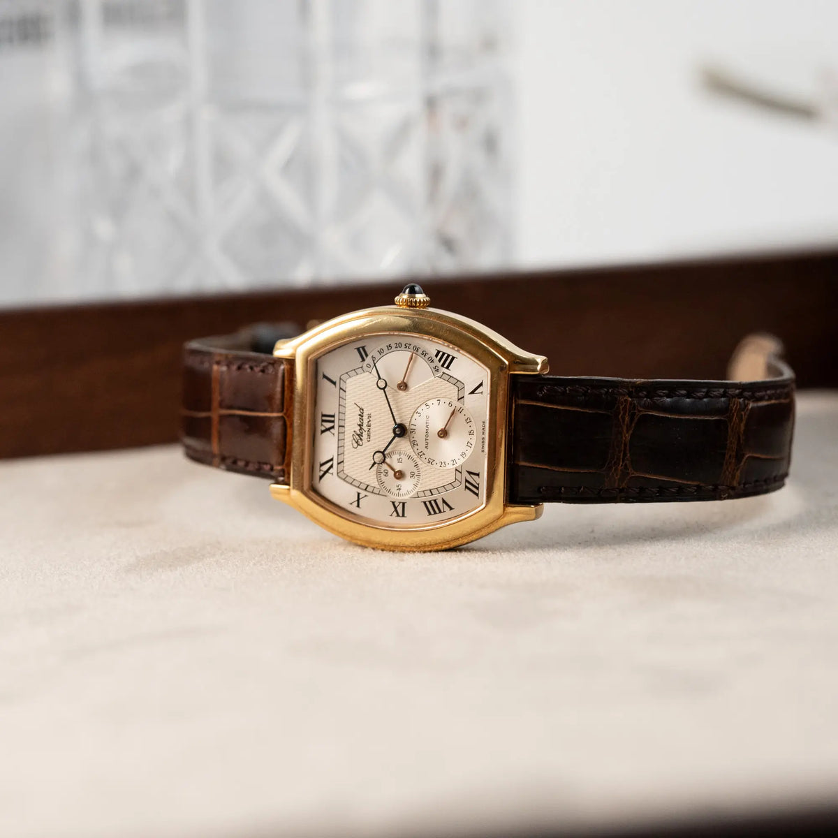 Produktfoto der Chopard Tonneau Powerreserve 2248 mit Gehäuse aus 18k Roségold