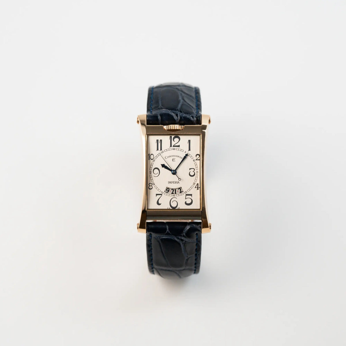 Frontale Ansicht der Chronoswiss Imperia CH20671R mit 18k Gelbgold-Gehäuse