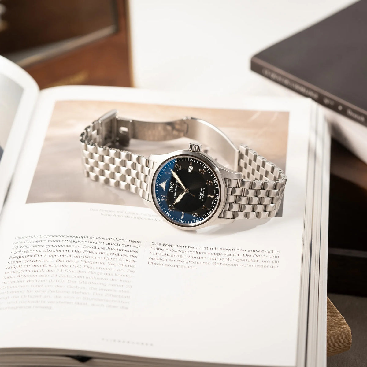 IWC Pilot Fliegeruhr Mark 15 der Referenz IW325312 aus 2005 mit dem schwarzen Zifferblatt an dem passenden, originalen 5-gliedrigen Stahlband