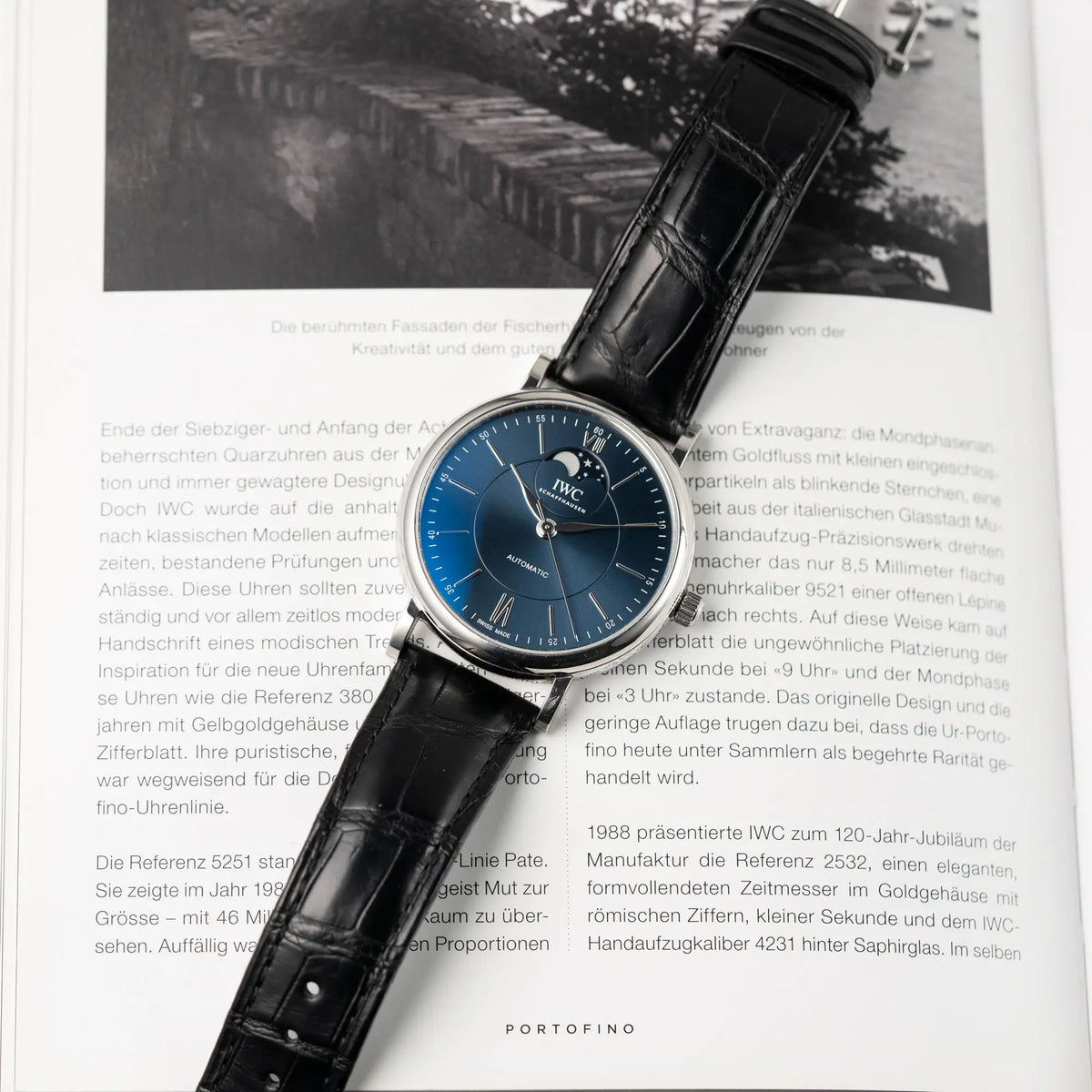 Produktfotografie der IWC Portofino Automatik Mondphase mit blauem Zifferblatt