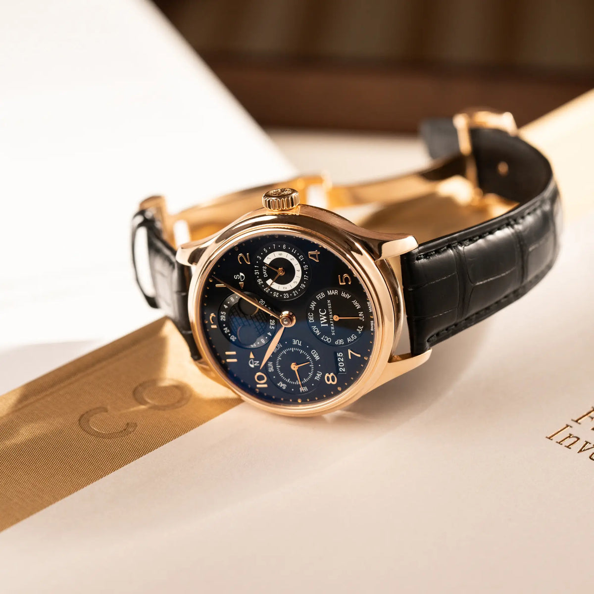 Produktfoto der Armbanduhr IWC Perpetual Calender IW502122 in 44m Rosegold