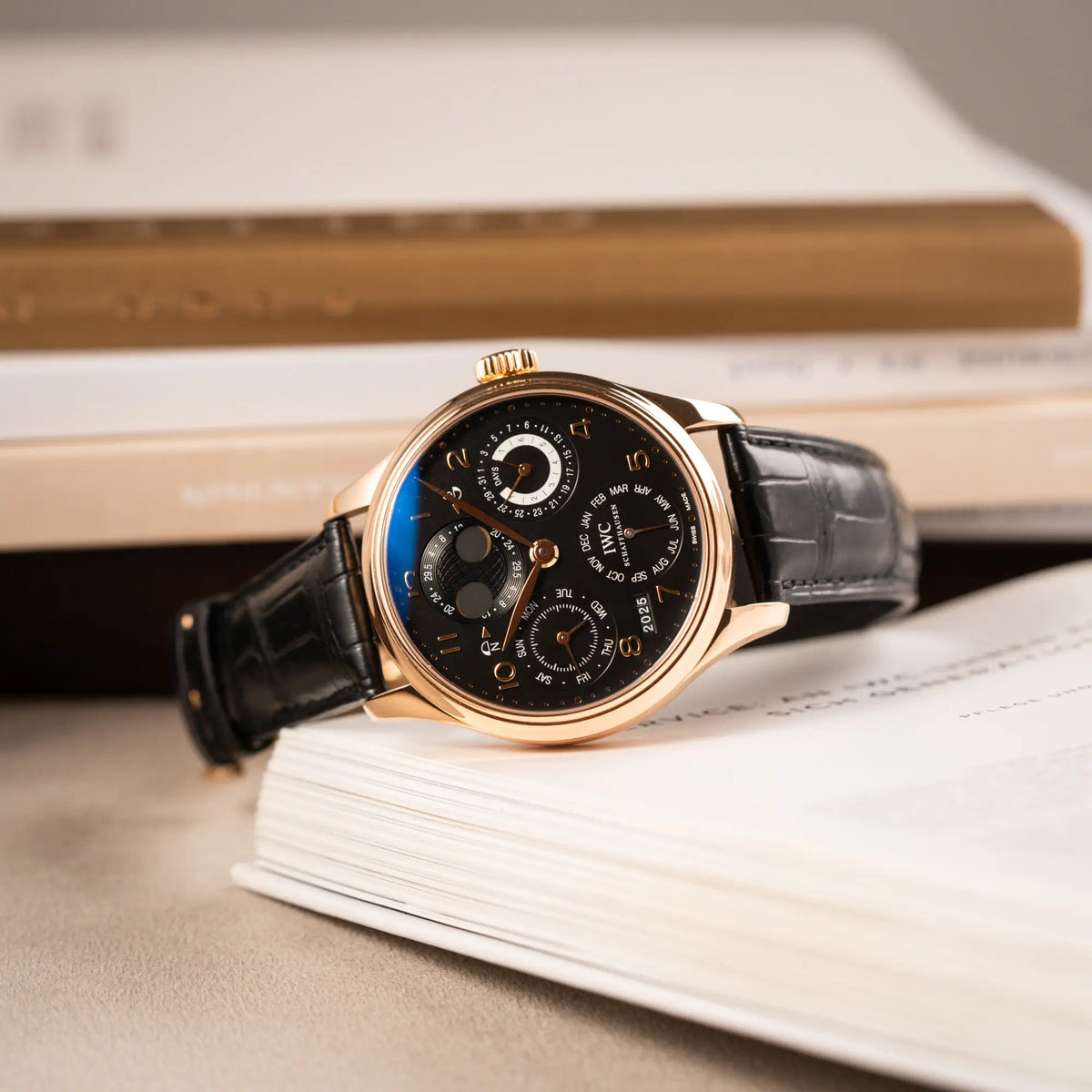 Produktfotografie des IWC Perpetual Calenders IW502122 in 44m Rosegold