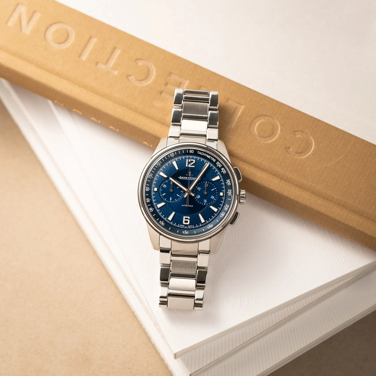 Jaeger-LeCoultre Polaris Chronograph aus 2022 mit blauem Zifferblatt in einem 42mm Gehäuse am Stahlband
