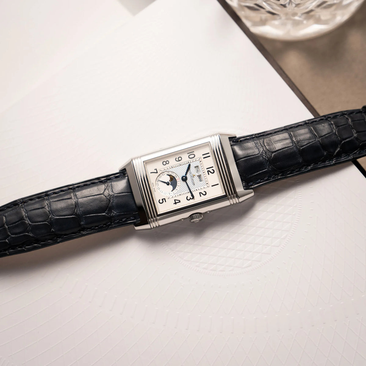 Produktfotografie der Jaeger-LeCoultre Grande Reverso Calendar 273.8.84