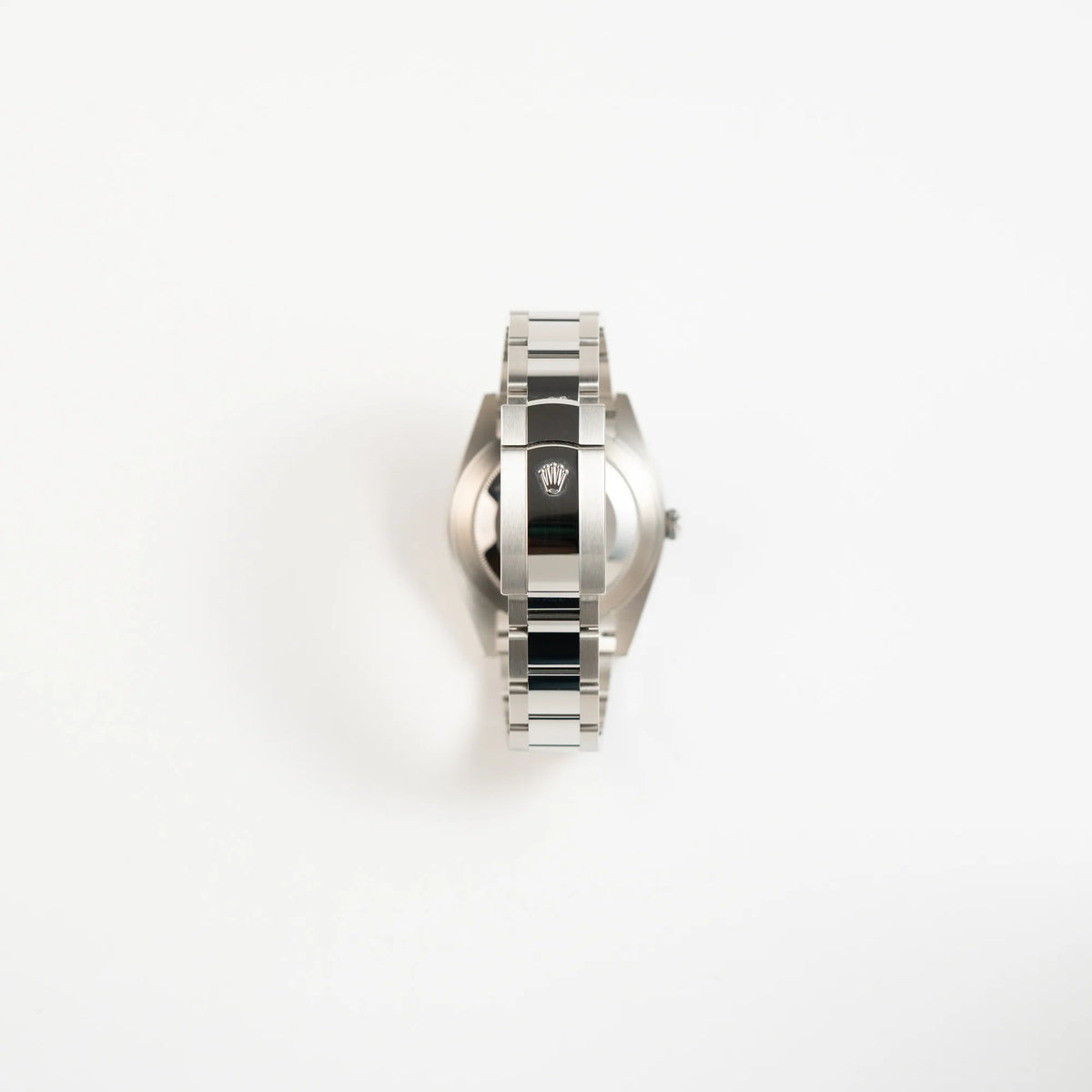 Blick auf das Oyster-Stahlband mit Faltschliesse der Rolex Datejust 41 der Referenz 126334 mit dem grünem Zifferblatt