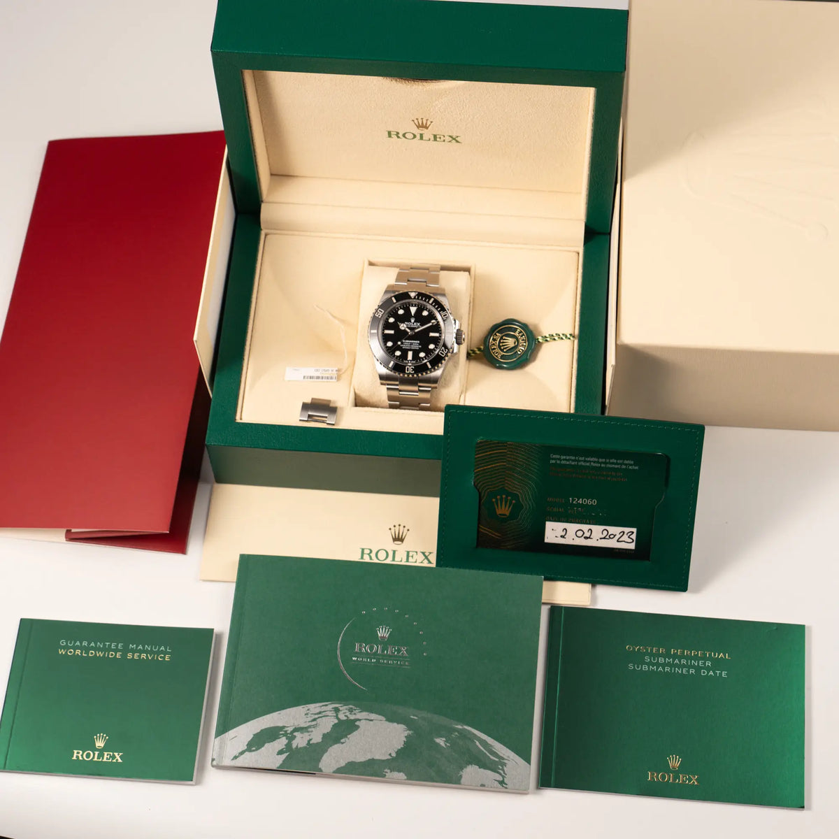 Rolex Submariner No Date der Referenz 124060 im 41mm-Oyster-Case mit schwarzem Zifferblatt und schwarzem Keramik-Lünetten-Inlay zusammen mit dem Lieferumfang, betsehend aus Box mit Umkarton, Booklets, original Garantiekarte, Hangtag und Wempe-Rechnung