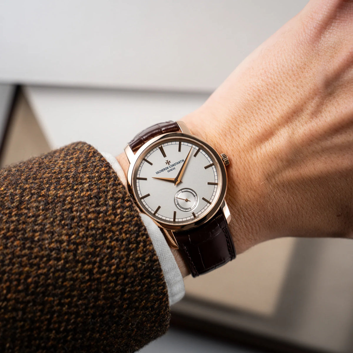 Wristshot mit der Vacheron Constantin Patrimony 82172 in Roségold am braunem Lederband in einem nahezu neuwertigen Zustand