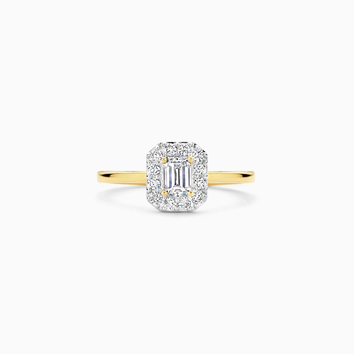 Damenring aus 14 karätigem Gelbgold mit einer minimalistischen Ringschiene und einem zentralen rechteckigem Labor-Diamant, welcher von einem Diamantkranz umrandet ist