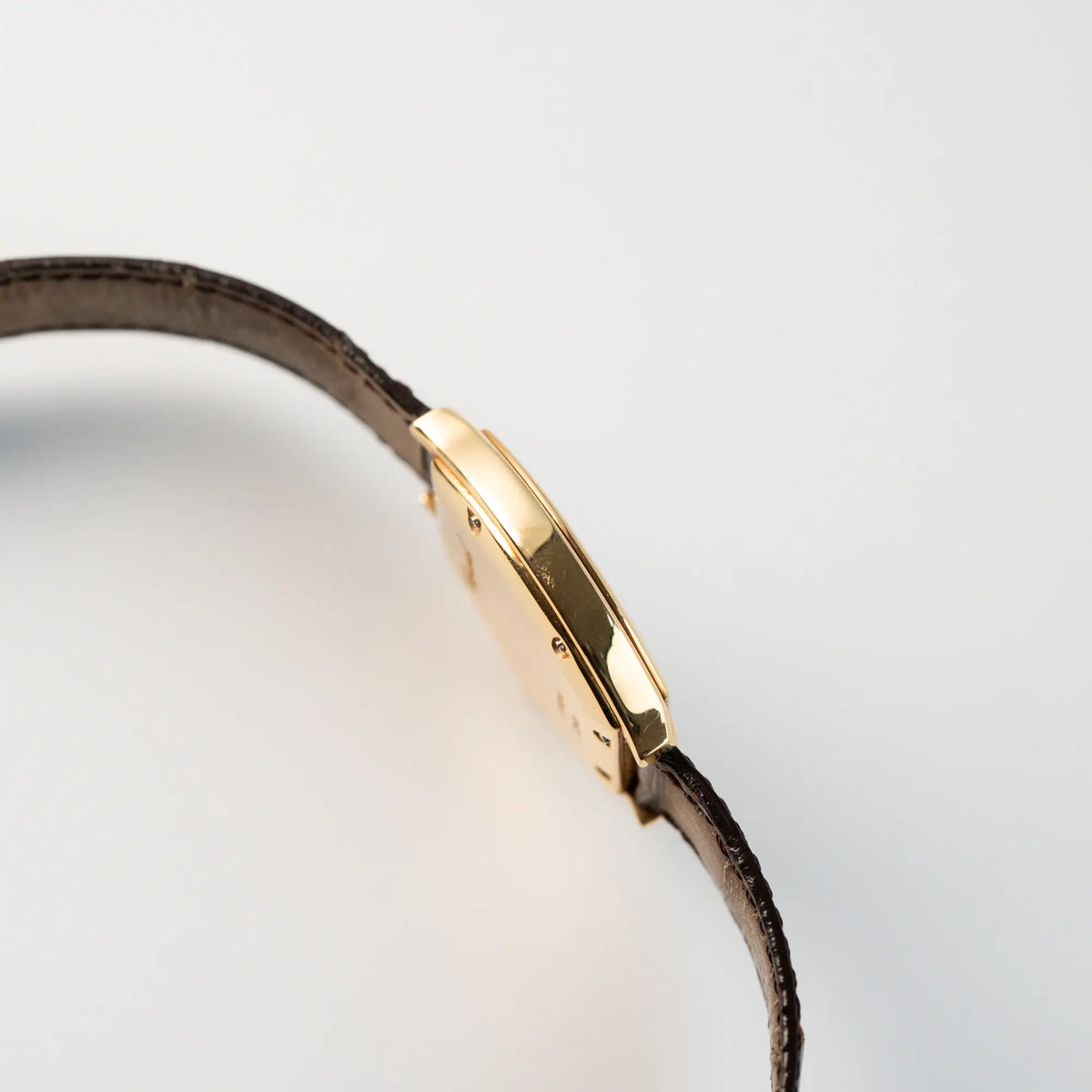 Seitliches Gehäuse der Chopard Tonneau Powerreserve 2248 mit Gehäuse aus 18k Roségold