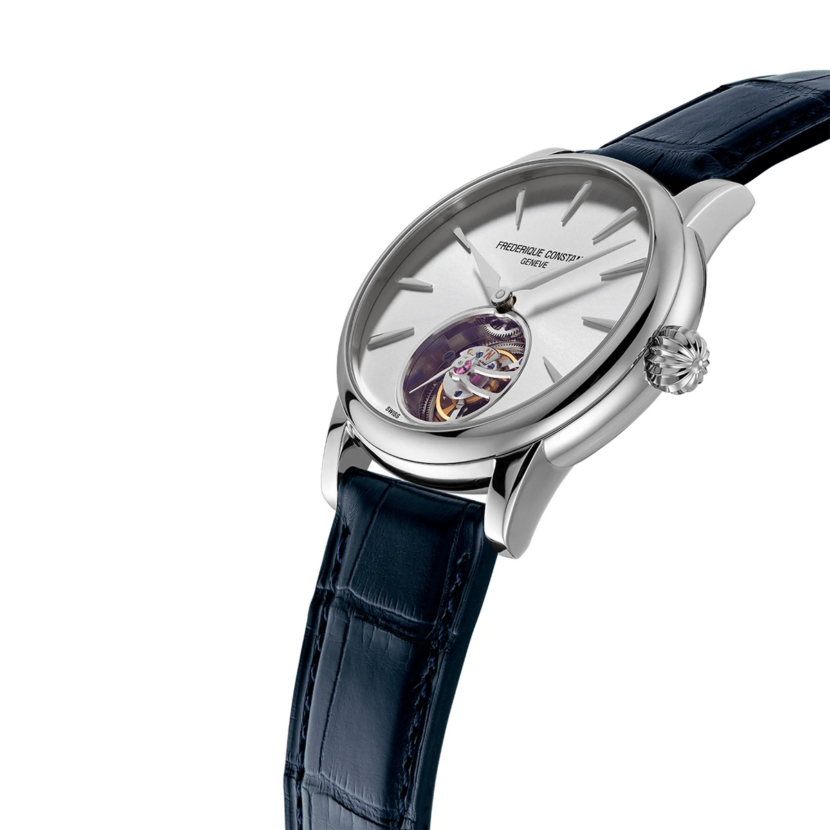 Leicht seitliche Ansicht der Frederique Constant Manufacture Classic Tourbillon FC-980S3H6 in Stahl mit silberfarbenem Zifferblatt und Tourbillon-Käfig bei 6 Uhr an einem dunkelblauen Alligator-Lederband