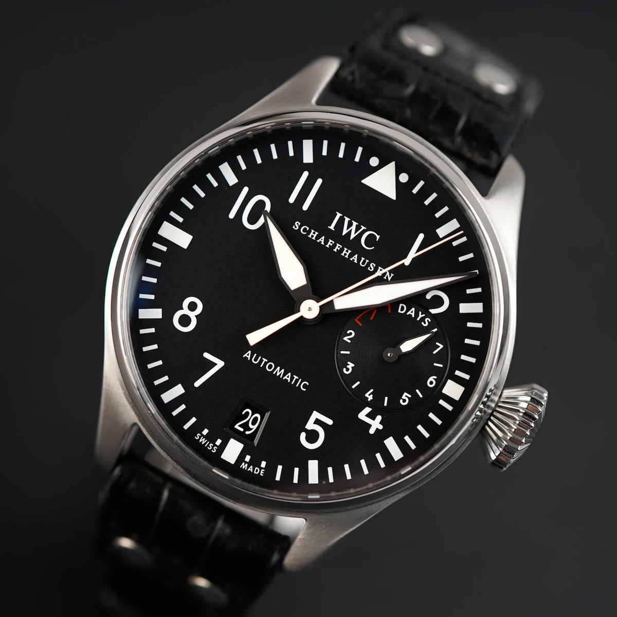 Fliegeruhr von IWC Schaffhausen mit großer Krone