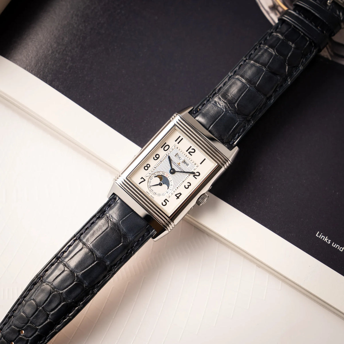Jaeger-LeCoultre Grande Reverso Calendar 273.8.84  as der Vogelperspektive