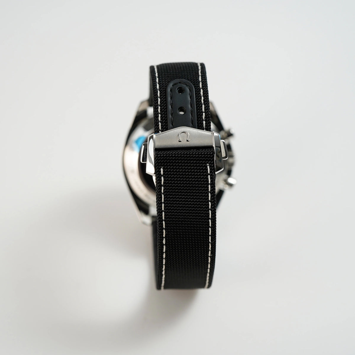 Nylon Band mit Omega Stahl-Faltschliesse der xer limitierten Omega Speedmaster Moonwatch Silver Snoopy