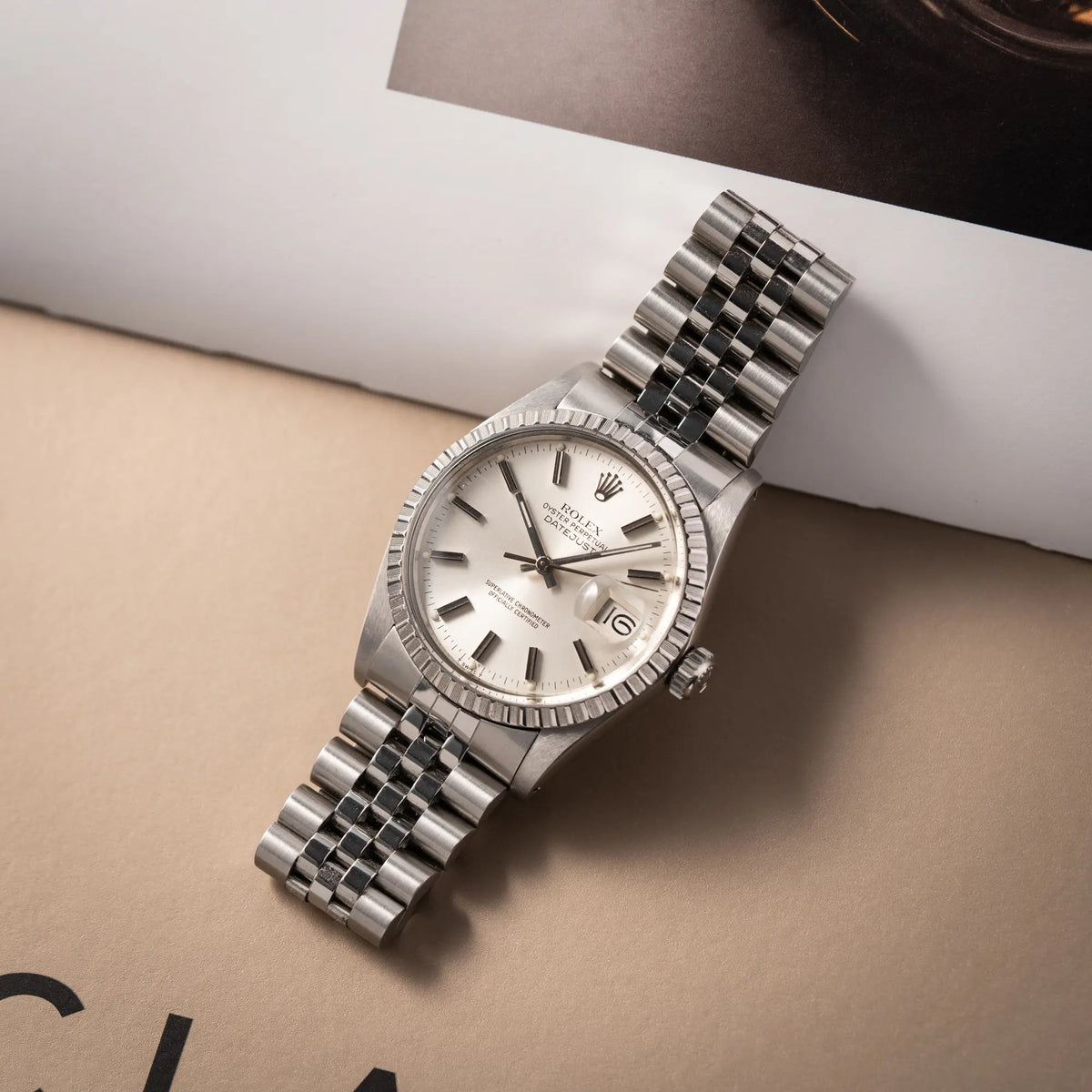 Produktfotografie als Titelbild für die Rolex Datejust 36 der Referenz 16030aus Edelstahl mit Plexiglas am Jubilee-Armband im Vintage-Set
