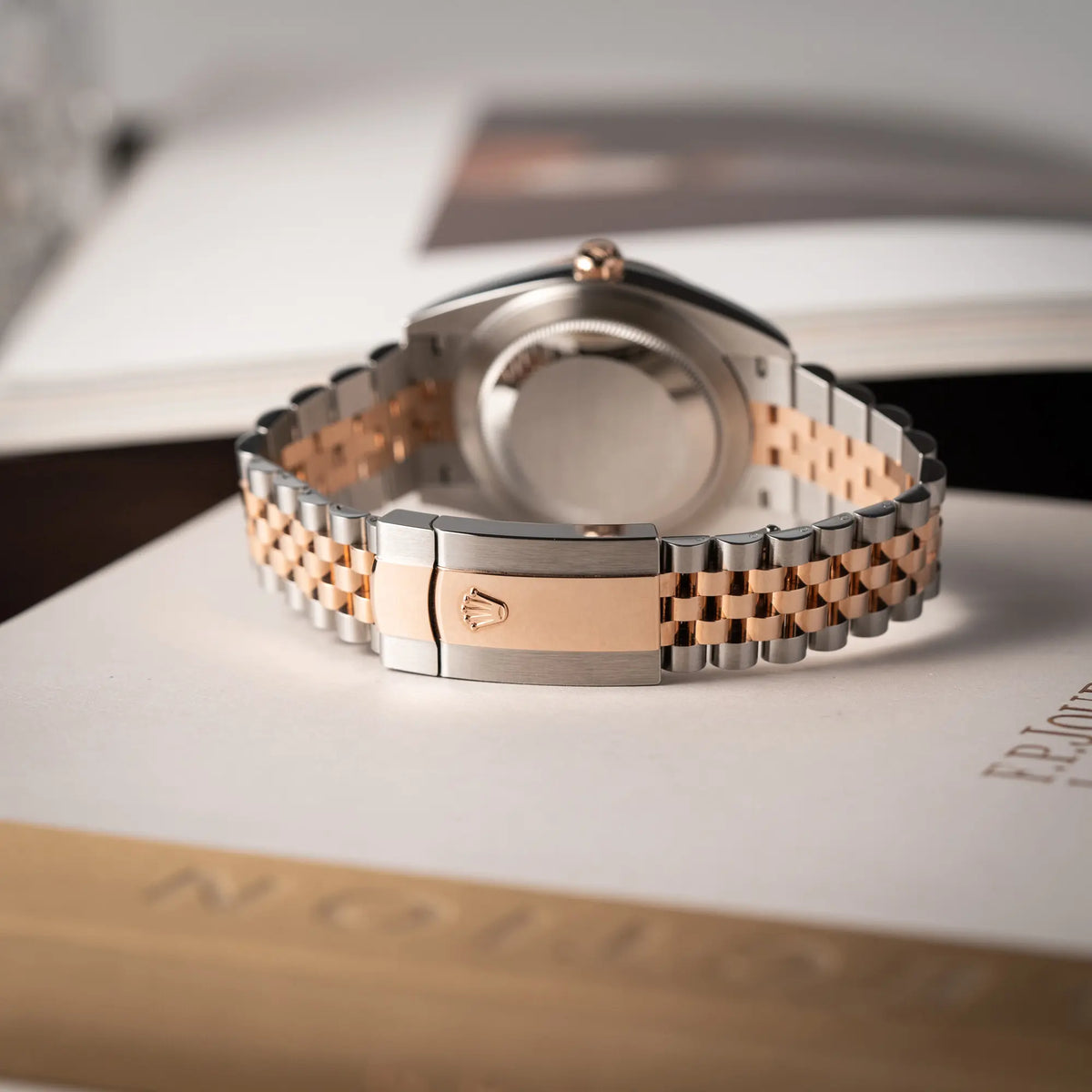 Oyster-Faltschliesse und Jubilee-Armband der Rolex Datejust 41 126331 in Stahl-Roségold mit dem braunen Chocolate-Diamant-Zifferblatt