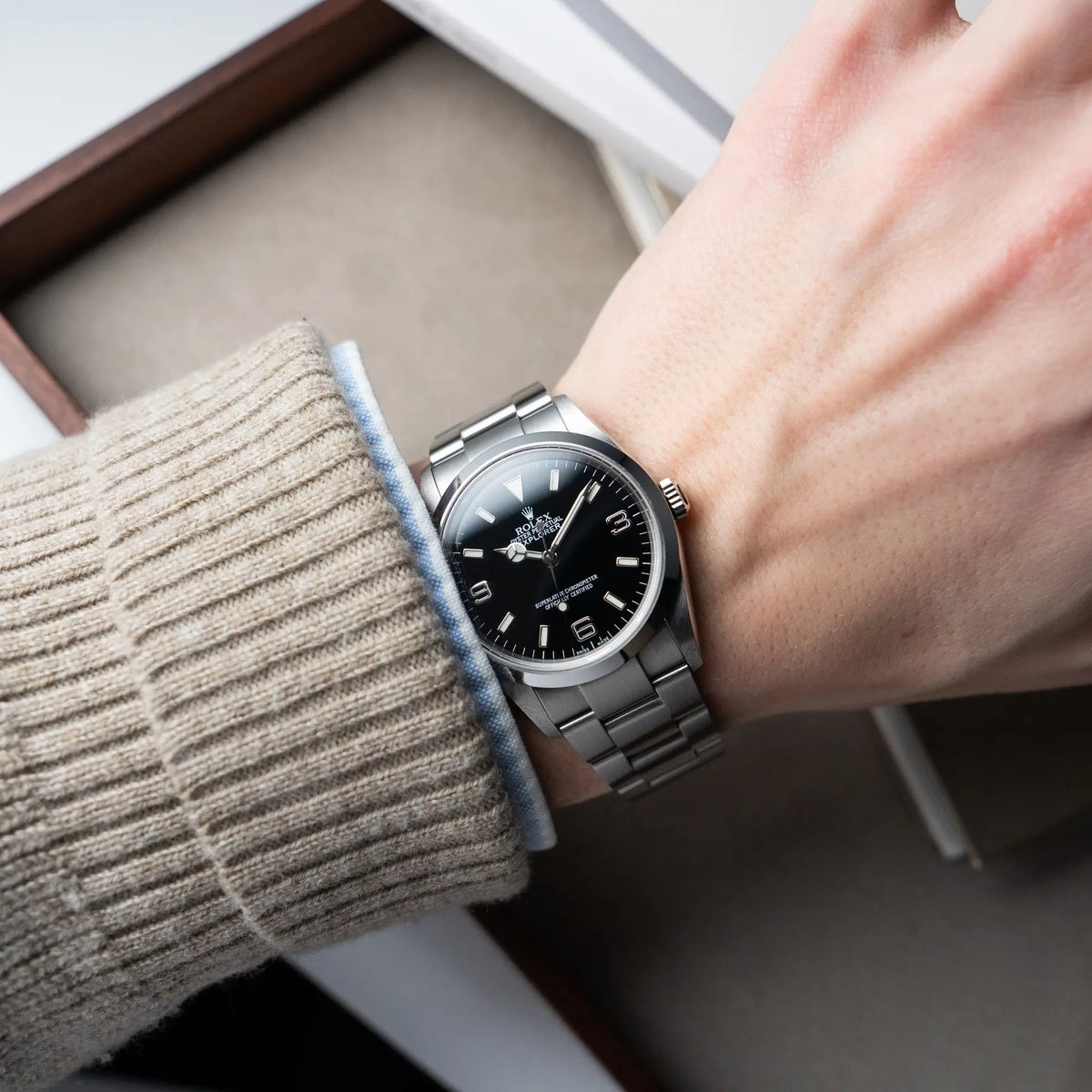Wristshot mit der der Rolex Explorer 36 in Stahl mit der Referenz 1142700