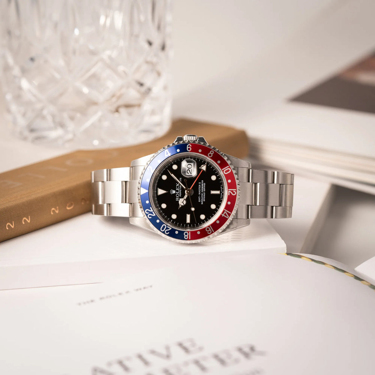 Rolex GMT-Master II der Referenz 16710 mit der blau-roten Pepsi Lünette aus Aluminium mit kräftigen Farben