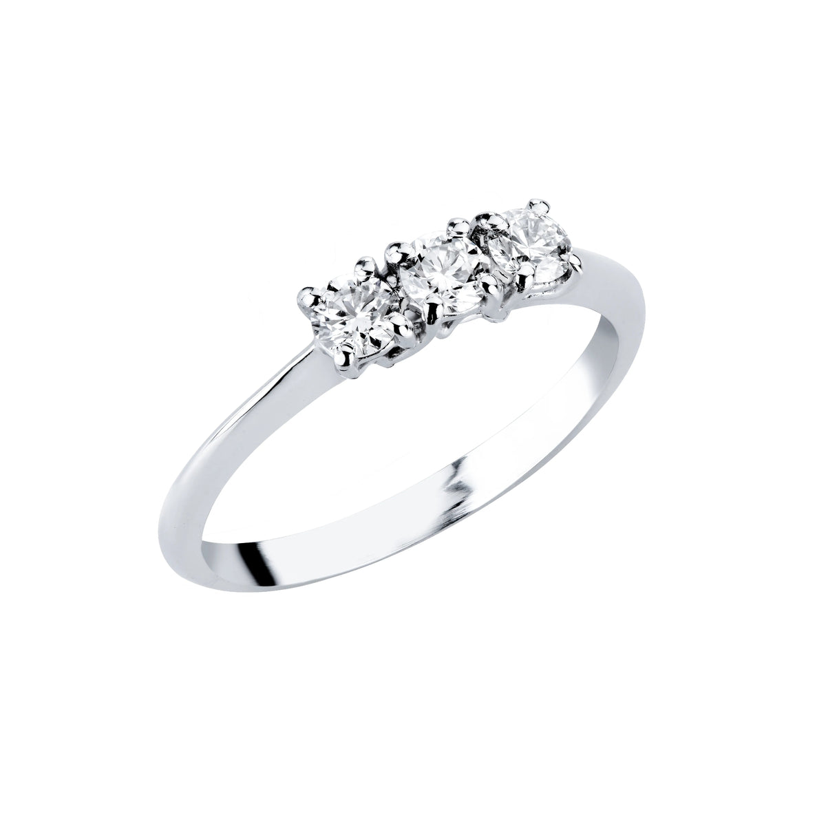 Produktfotografie des Weißgoldrings Trilogy mit drei zentralen kleinen Brillanten vor weißem Hintergrund